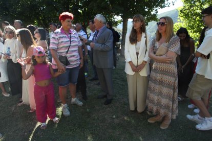 Las mejores imágenes de las danzas de Peranzanes y Chano en la Romería de Trascastro