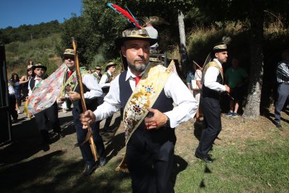 Las mejores imágenes de las danzas de Peranzanes y Chano en la Romería de Trascastro