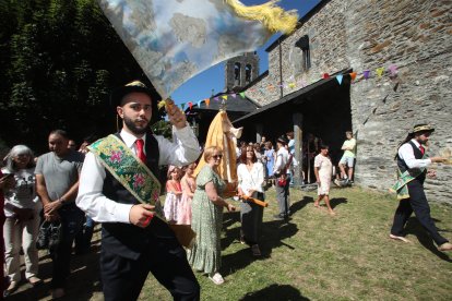 Las mejores imágenes de las danzas de Peranzanes y Chano en la Romería de Trascastro