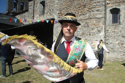 Las mejores imágenes de las danzas de Peranzanes y Chano en la Romería de Trascastro