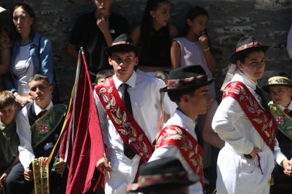 Las mejores imágenes de las danzas de Peranzanes y Chano en la Romería de Trascastro