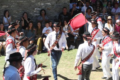 Las mejores imágenes de las danzas de Peranzanes y Chano en la Romería de Trascastro