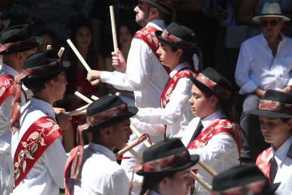 Las mejores imágenes de las danzas de Peranzanes y Chano en la Romería de Trascastro