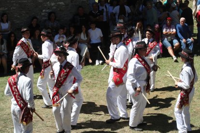 Las mejores imágenes de las danzas de Peranzanes y Chano en la Romería de Trascastro