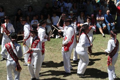 Las mejores imágenes de las danzas de Peranzanes y Chano en la Romería de Trascastro