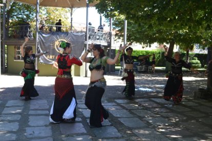 Bailes del mundo en el Festival Art Aerorap