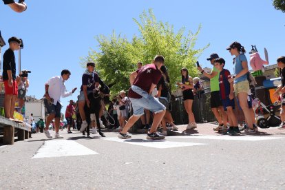 Un momento del evento, uno de los actos que más público congrega y más expectación causa en la fiestas de Boñar.