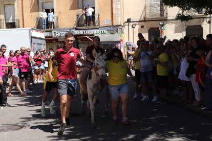 Un momento del evento, uno de los actos que más público congrega y más expectación causa en la fiestas de Boñar.