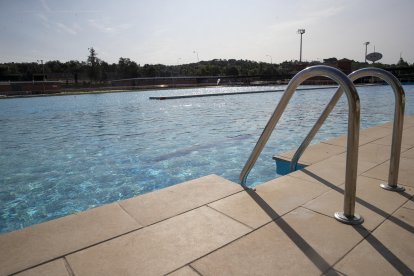 Imagen de archivo de una piscina en la Comunidad de Madrid. EFE/ J.P.Gandul