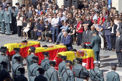 León lloró la muerte de los tres valientes y arropó a la Benemérita.