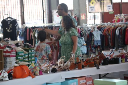 Los comerciantes se han instalado en el Museo del Ferrocarril