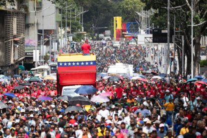 Fotografía del 22 de agosto de 2024 de simpatizantes del Gobierno del presidente de Venezuela, Nicolás Maduro, que participan en una marcha de apoyo en Caracas (Venezuela).EFE/ Ronald Peña R.