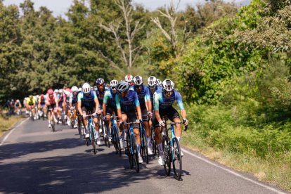 El pelotón ciclista durante la 12ª etapa de la Vuelta a España.