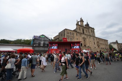 Decimocuarta etapa de la vuelta ciclista con un recorrido de media montaña entre Villafranca del Bierzo y Villablino.