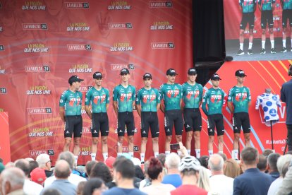 Decimocuarta etapa de la vuelta ciclista con un recorrido de media montaña entre Villafranca del Bierzo y Villablino.