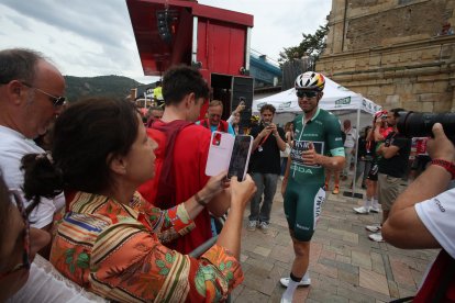 Decimocuarta etapa de la vuelta ciclista con un recorrido de media montaña entre Villafranca del Bierzo y Villablino.