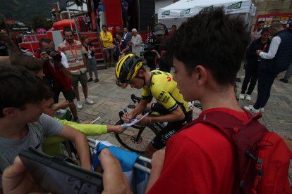 Decimocuarta etapa de la vuelta ciclista con un recorrido de media montaña entre Villafranca del Bierzo y Villablino.