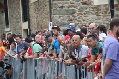 Decimocuarta etapa de la vuelta ciclista con un recorrido de media montaña entre Villafranca del Bierzo y Villablino.