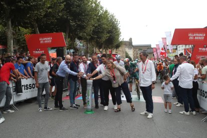 Decimocuarta etapa de la vuelta ciclista con un recorrido de media montaña entre Villafranca del Bierzo y Villablino.