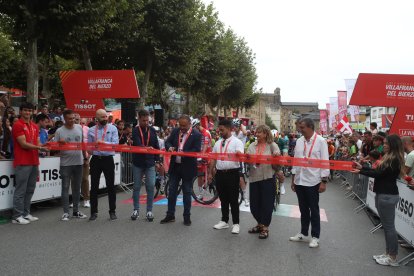 Decimocuarta etapa de la vuelta ciclista con un recorrido de media montaña entre Villafranca del Bierzo y Villablino.