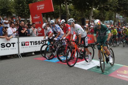 Decimocuarta etapa de la vuelta ciclista con un recorrido de media montaña entre Villafranca del Bierzo y Villablino.