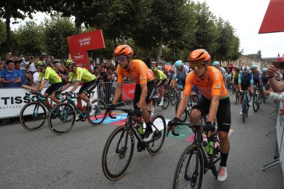 Decimocuarta etapa de la vuelta ciclista con un recorrido de media montaña entre Villafranca del Bierzo y Villablino.