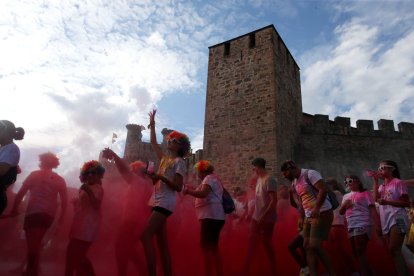 Concentración de Peñas y Carrera del Color en Ponferrada