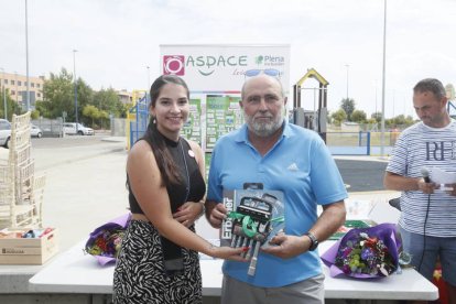 Entrega de premios del torneo benéfico de golf de Aspace León