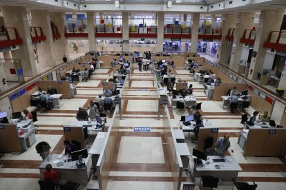 Imagen de archivo de la sede de la Agencia Tributaria en Madrid. EFE/ Fernando Alvarado