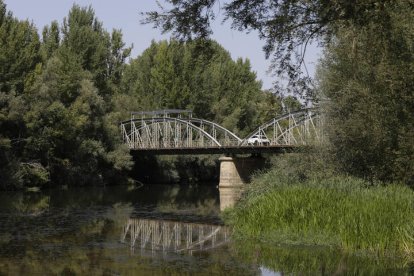 Puente de hierro de Villafer.