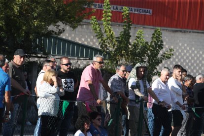 Una decena de parejas y numeroso público dio forma al certamen.