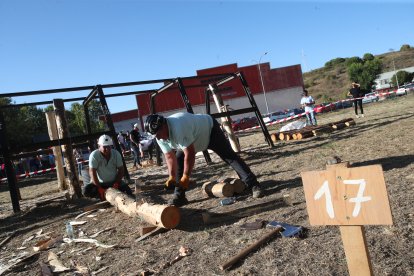 Una decena de parejas y numeroso público dio forma al certamen.