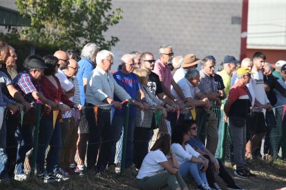 Una decena de parejas y numeroso público dio forma al certamen.