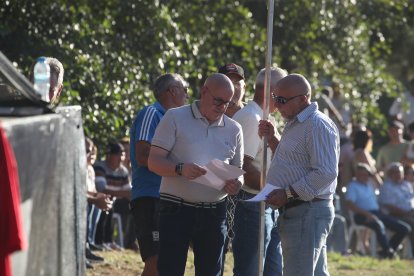 Una decena de parejas y numeroso público dio forma al certamen.