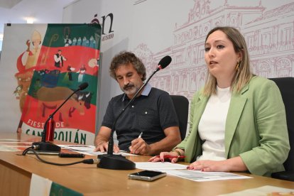 La concejala de Comercio, Consumo y Fiestas, Camino Orejas, presenta el programa de las Fiestas de San Froilán