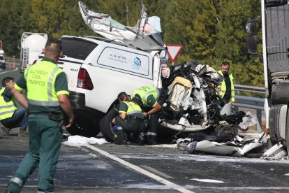 El accidente le ha costado la vida a tres personas y otras dos han resultado heridas.