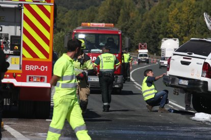 El accidente le ha costado la vida a tres personas y otras dos han resultado heridas.