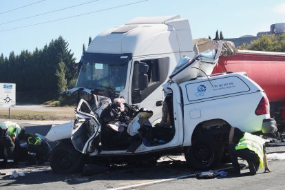 El accidente le ha costado la vida a tres personas y otras dos han resultado heridas.