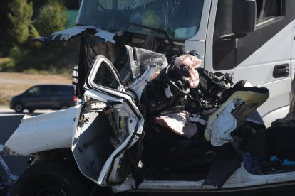 El accidente le ha costado la vida a tres personas y otras dos han resultado heridas.