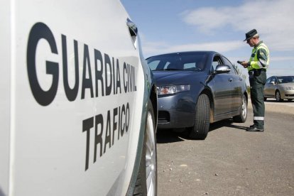 Imagen de archivo de un control de la Guardia Civil