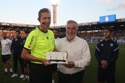 Imagen del partido homenaje al jugador blanquiazul.