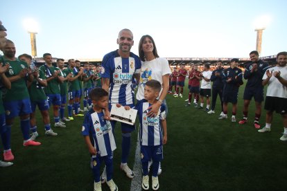 Imagen del partido homenaje al jugador blanquiazul.