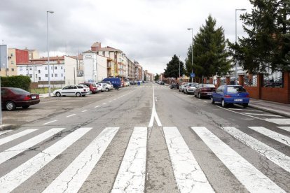 Avenida San Ignacio de Loyola que limita los términos municipales de León y San Andrés del Rabanedo.