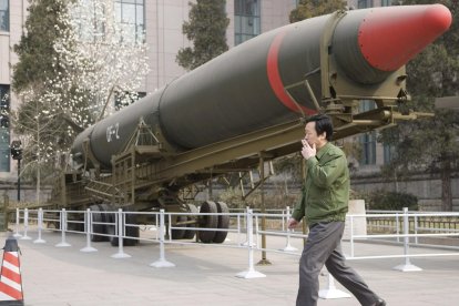 Fotografía de archivo de un misil exhibido en el Museo Militar de Pekín (China). EFE/ADRIAN BRADSHAW