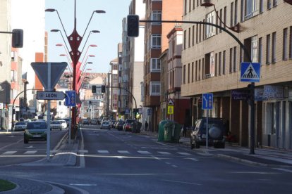 El reventón se ha producido en la red de tuberías de Párroco Pablo Diez