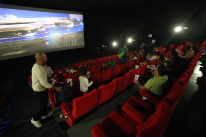 La sala 5 de Cines La Dehesa se adaptó para favorecer la inclusión.