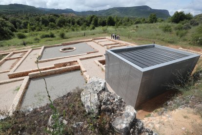 Exhumación de un represaliado de la Guerra Civil en la ruinas romanas de Pedreiras