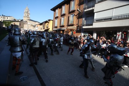 Las mejores fotos de la recreación del asalto irmandiño al Castillo de Ponferrada.