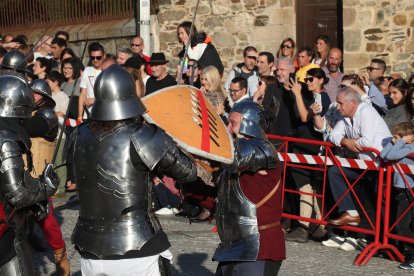 Las mejores fotos de la recreación del asalto irmandiño al Castillo de Ponferrada.