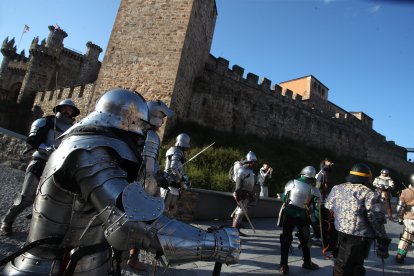 Las mejores fotos de la recreación del asalto irmandiño al Castillo de Ponferrada.